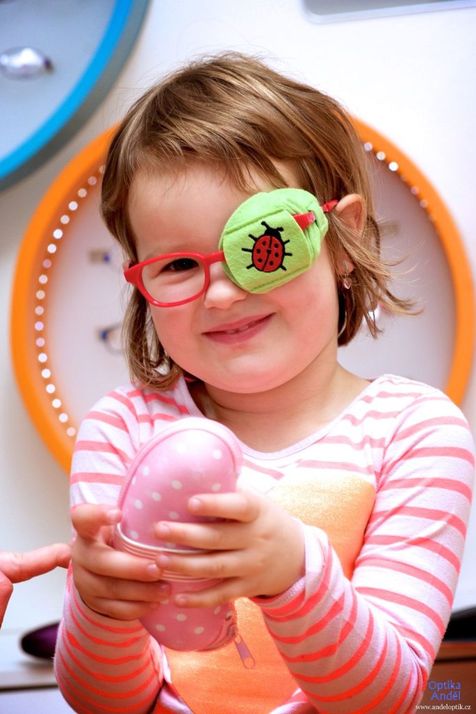 Nosí vaše dítě okluzor?